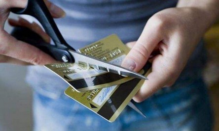 信用卡逾期后还清了欠款，是继续使用？还是销户？
